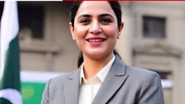 Kashish Chaudhary : पाकिस्तानात पहिल्यांदाच हिंदू महिला बनली सहाय्यक आयुक्त, कोण आहे कशिश चौधरी?