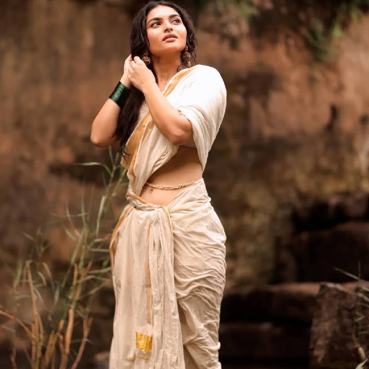 Qayadu Lohar was born on 11 April 2000 in Tezpur, Assam. She started her career as a model and became the winner of Everuuth Fresh Face Season 12 in 2021. The same year, she made her film debut as an actress in the Kannada film 'Mughalpet'.