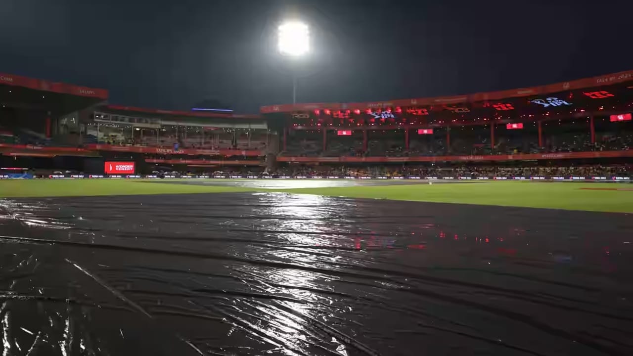 RCB vs KKR : बंगळुरु विरुद्ध कोलकाता सामना रद्द झाल्यास कुणाला तोटा? जाणून घ्या RCB vs KKR : बंगळुरु विरुद्ध कोलकाता सामना रद्द झाल्यास कुणाला तोटा? जाणून घ्या