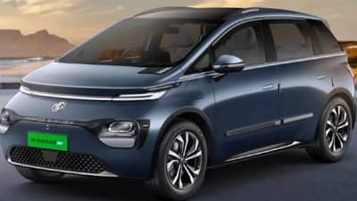 कार घ्यायची आहे का? ‘या’ कारची लोकांना क्रेझ, किंमत, फीचर्स जाणून घ्या