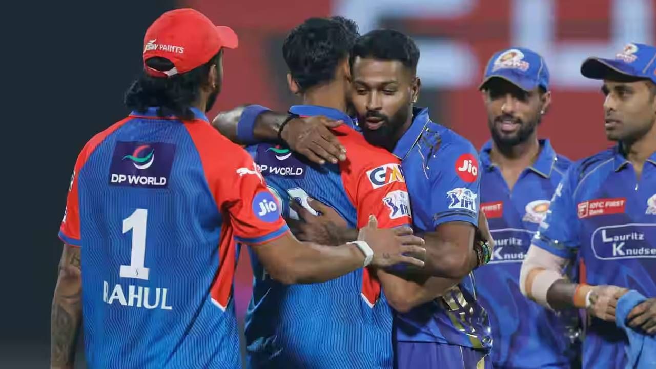 दुसरीकडे, मुंबई इंडियन्सला दिल्ली कॅपिटल्सकडून पराभवाचं तोंड पाहावं लागलं तरी प्लेऑफच्या संधीची अपेक्षा करू शकतात. यासाठी दिल्ली कॅपिटल्सना पंजाब किंग्सकडून पराभूत व्हावे लागेल. दरम्यान, पंजाब किंग्सविरुद्ध विजय मिळवून मुंबई इंडियन्स 16 गुणांसह पुढील टप्प्यात पोहोचू शकते. (Photo- BCCI/IPL)