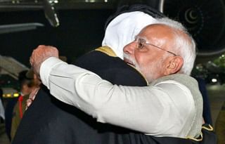 रशियानंतर आता या ताकदवान इस्लामिक देशाने PM MODI यांच्याशी हस्तांदोलन.