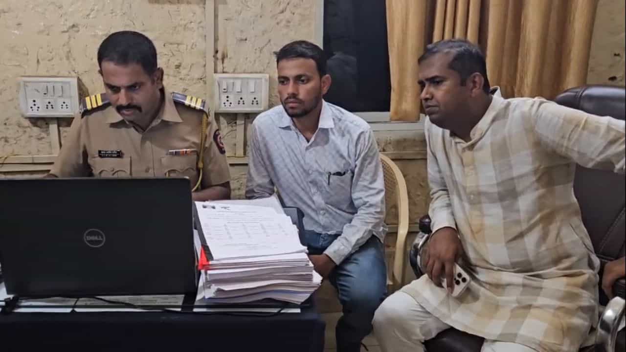 भाजप आमदाराचा पोलीस कर्मचाऱ्यावर तीन लाखांची खंडणीचा आरोप, पोलीस ठाण्यात पोहचत सरळ...