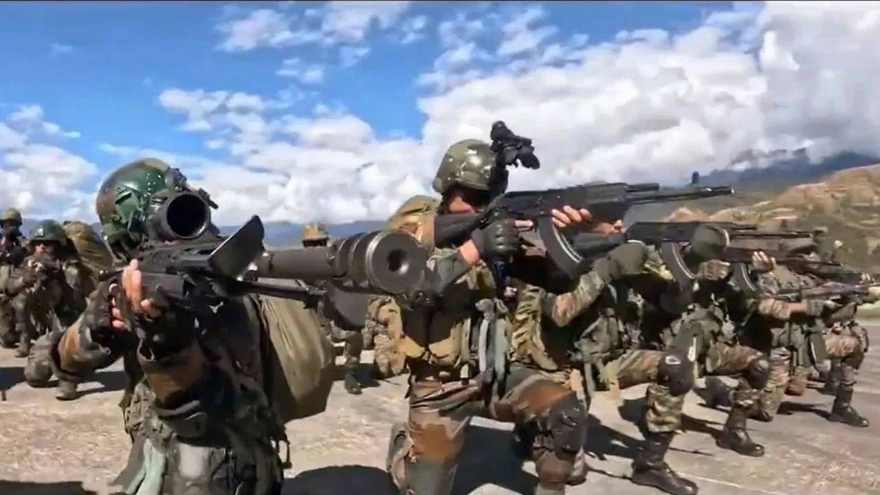 Mock Drill in Maharashtra : उद्या महाराष्ट्रातल्या कुठल्या-कुठल्या शहरात मॉकड्रील होणार, एका क्लिकवर जाणून घ्या Mock Drill in Maharashtra : उद्या महाराष्ट्रातल्या कुठल्या-कुठल्या शहरात मॉकड्रील होणार, एका क्लिकवर जाणून घ्या