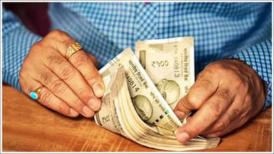 तुम्ही दरमहा 30 हजार कमवूनही खर्च भागत नाही का? ‘या’ टिप्स जाणून घ्या