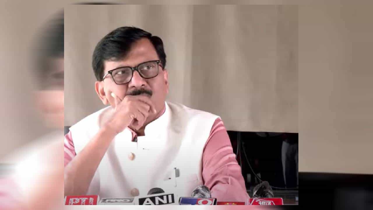 Sanjay Raut : तहान लागली म्हणून कोणी गटाराचं पाणी पित नाही - संजय राऊतांचा रोख कोणाकडे ?