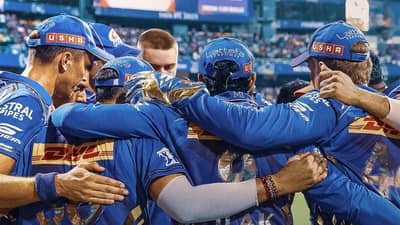 IPL 2025 : मुंबई इंडियन्सला मोठा झटका, 3 खेळाडू पलटणची साथ सोडणार, या त्रिकुटाला संधी