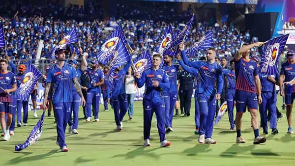 IPL 2025 MI : मुंबई इंडियन्स उर्वरित 2 सामन्यांमध्ये दिल्ली आणि पंजाब विरुद्ध भिडणार, प्लेऑफसाठी जोरदार चुरस