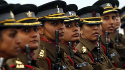 एनडीएत पहिल्यांदा १७ महिला कॅडेट्स पासआऊट, ३० मेच्या परेडमध्ये नारी शक्ती दिसणार