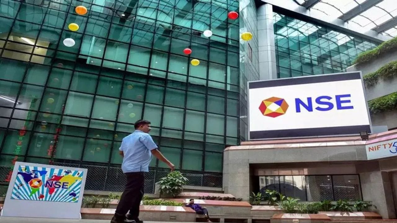 पहलगाम हल्ल्यातील मृतांच्या कुटुंबांना एनएसईकडून मदतीचा हात, प्रत्येकी चार लाखांची मदत पहलगाम हल्ल्यातील मृतांच्या कुटुंबांना एनएसईकडून मदतीचा हात, प्रत्येकी चार लाखांची मदत