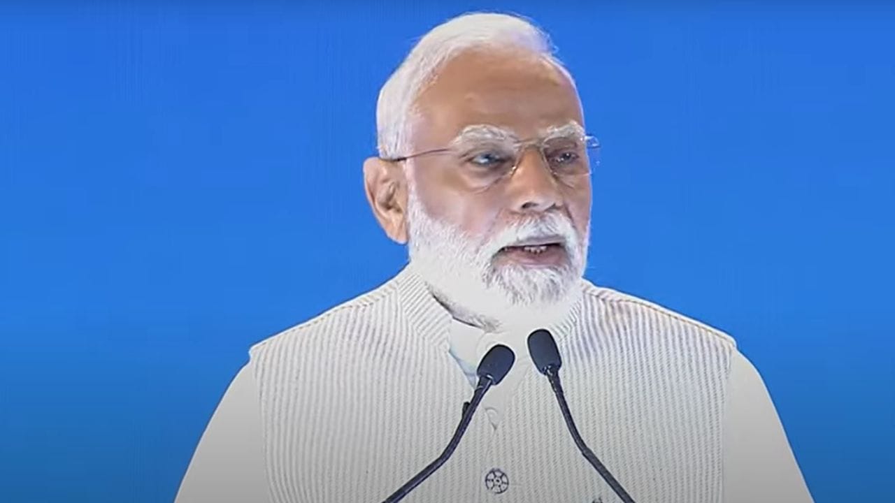 आपल्या यंग टॅलंटला मानवताविरोधी विचारांपासून वाचवलं पाहिजे; मोदींचं आवाहन आपल्या यंग टॅलंटला मानवताविरोधी विचारांपासून वाचवलं पाहिजे; मोदींचं आवाहन