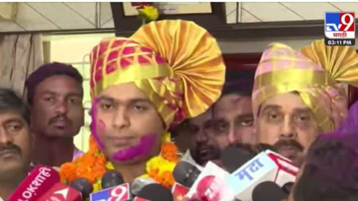 Navid Mushrif : गोकुळच्या अध्यक्षपदी हसन मुश्रीफांच्या पुत्राची वर्णी; नविद मुश्रीफ नवे अध्यक्ष Navid Mushrif : गोकुळच्या अध्यक्षपदी हसन मुश्रीफांच्या पुत्राची वर्णी; नविद मुश्रीफ नवे अध्यक्ष