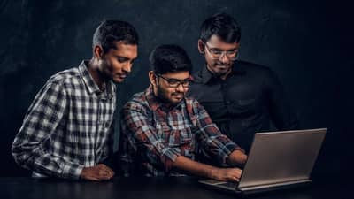 १२ वी नंतर सर्वाधिक पगाराचे कोणते कोर्सेस?, २०३० पर्यंत कोणत्या क्षेत्राला मागणी ?