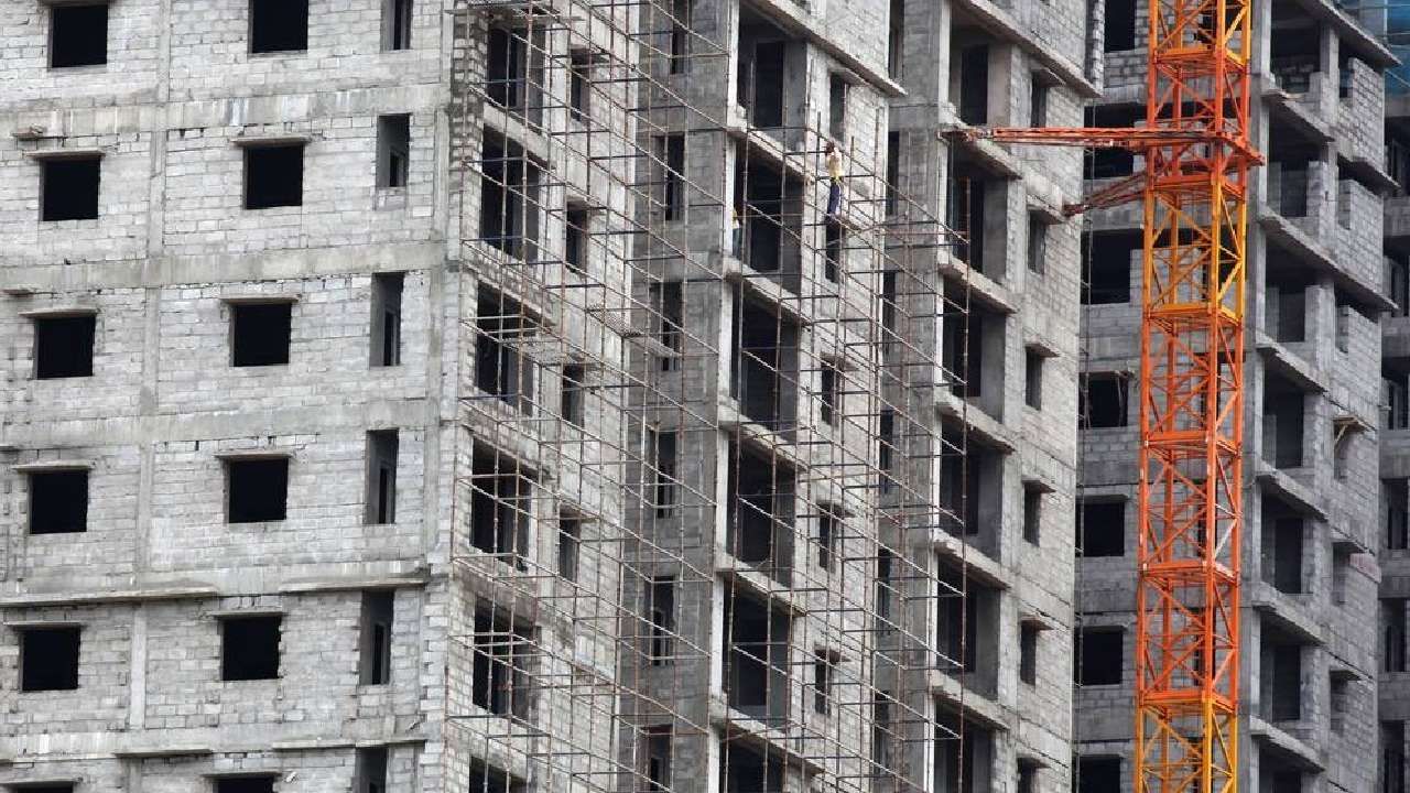 पुनर्विकासात बिल्डर्सच्या निवड प्रक्रीयेतून निबंधकांना हटवावे, मुंबई ग्राहक पंचायतीची मागणी