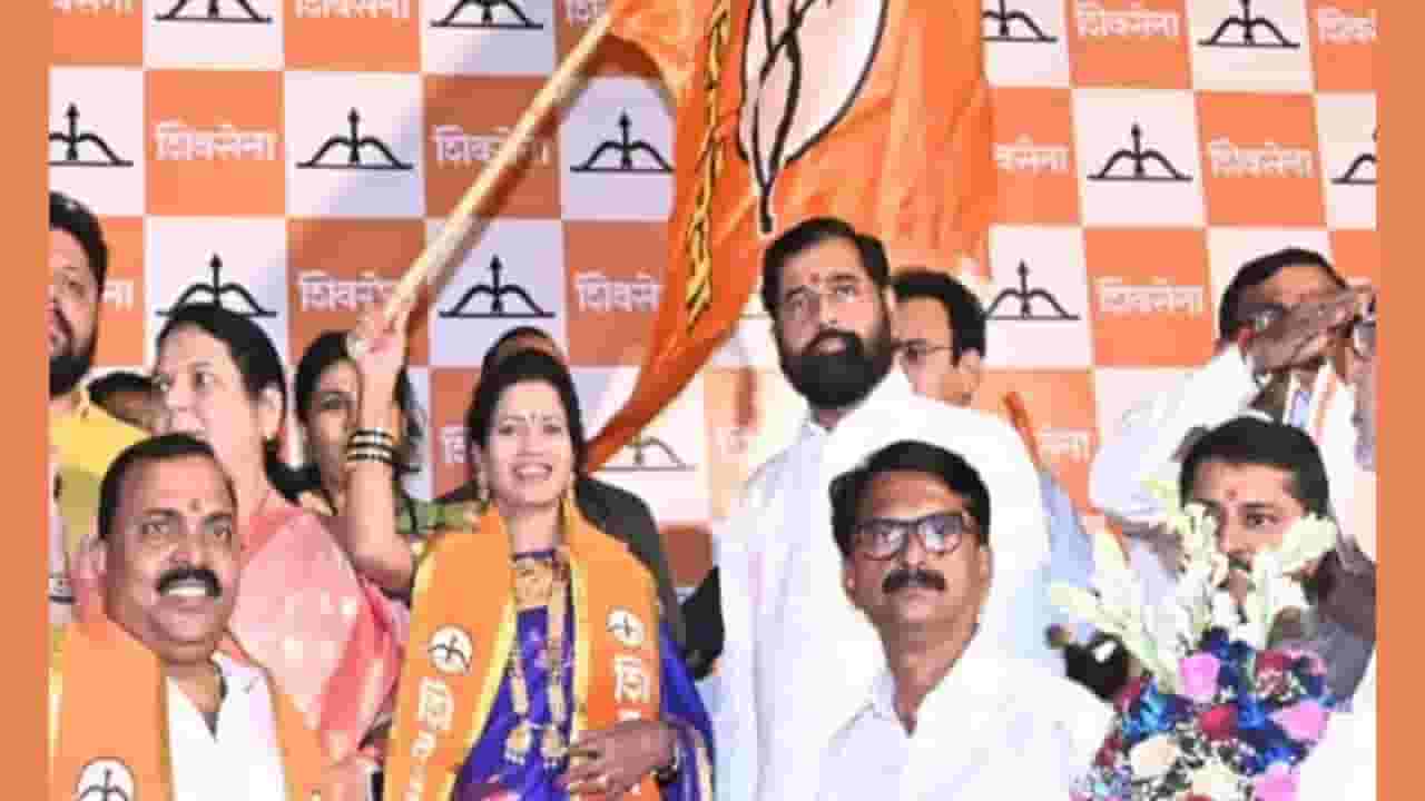 Nirmala Gavit : नाशिकमध्ये ठाकरेंच्या सेनेला दुसरा धक्का! निर्मला गावित शिंदेंच्या शिवसेनेत दाखल Nirmala Gavit : नाशिकमध्ये ठाकरेंच्या सेनेला दुसरा धक्का! निर्मला गावित शिंदेंच्या शिवसेनेत दाखल