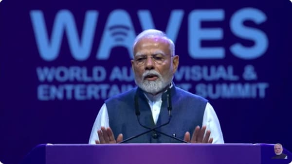 WAVES 2025 : ‘या भूमीतील सर्व बंधू भगिनींना..’, पंतप्रधान मोदींचं वेव्हज समिटमध्ये मराठीतून भाषण