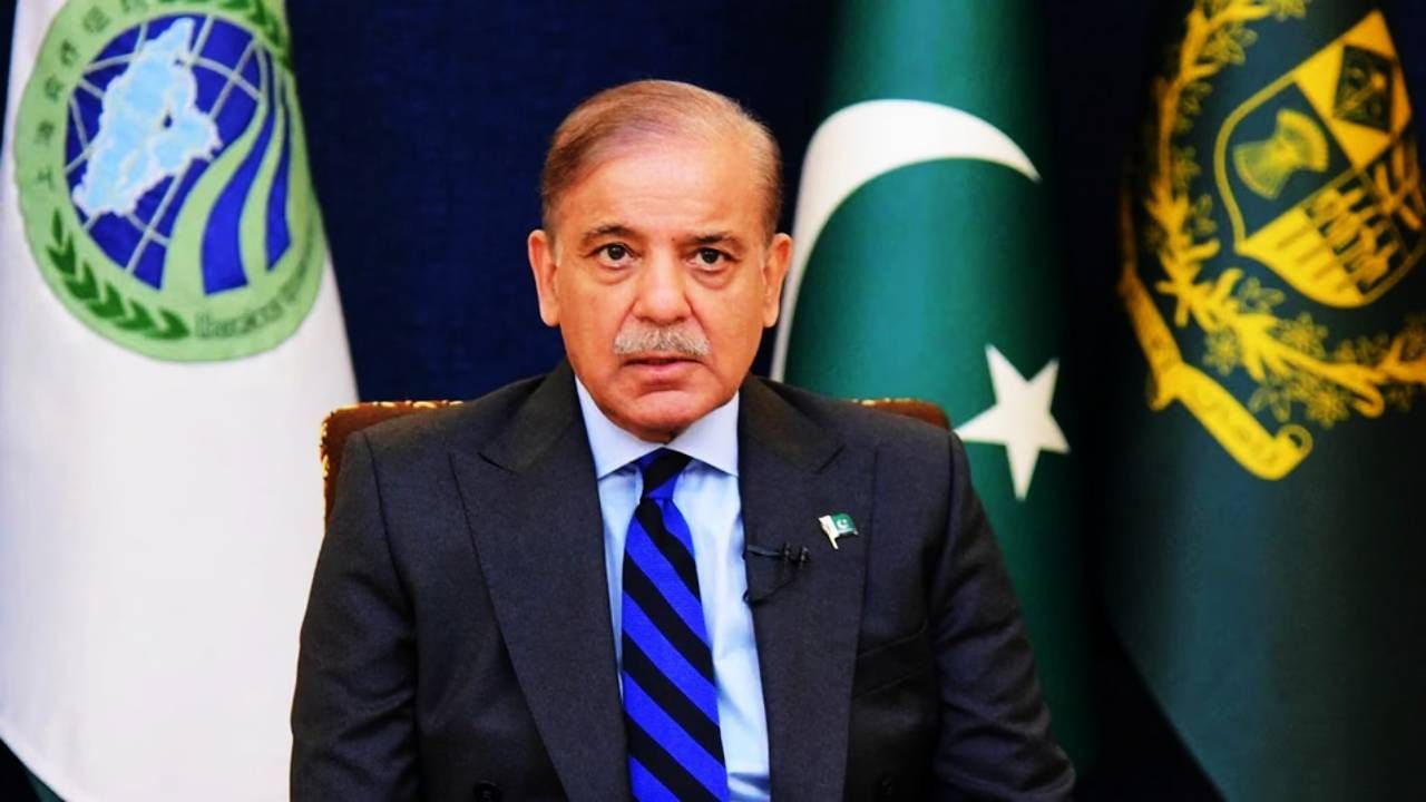 PM Shahbaz Sharif : 'रक्ताच्या शेवटच्या थेंबापर्यंत लढू युद्ध', युद्धविरामनंतर पाकिस्तानी पंतप्रधान शाहबाज शरीफचा समोर आला जळफळाट PM Shahbaz Sharif : 'रक्ताच्या शेवटच्या थेंबापर्यंत लढू युद्ध', युद्धविरामनंतर पाकिस्तानी पंतप्रधान शाहबाज शरीफचा समोर आला जळफळाट