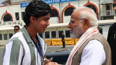 वैभव सूर्यवंशीने पंतप्रधानांची घेतली भेट, इंग्लंड दौऱ्यापूर्वी मोदींनी दिलं प्रोत्साहन