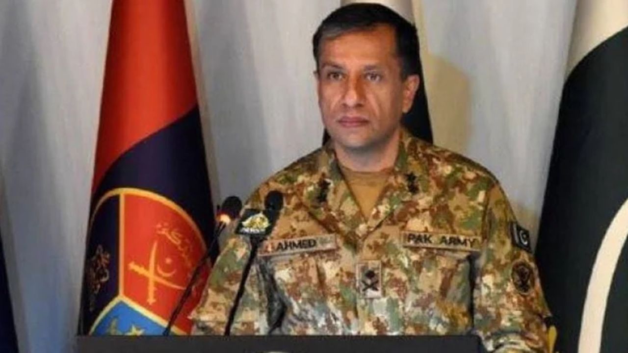 'तुम्ही पाणी बंद केले, आम्ही तुमचा श्वास रोखू...', पाकिस्तानी लष्करी अधिकाऱ्याची हाफिज सईदची भाषा