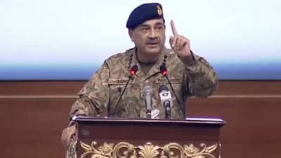 भारताच्या घातक हल्ल्यानंतर असीम मुनीरला पाकिस्तानच्या आर्मी चीफ पदावरुन हटवलं?