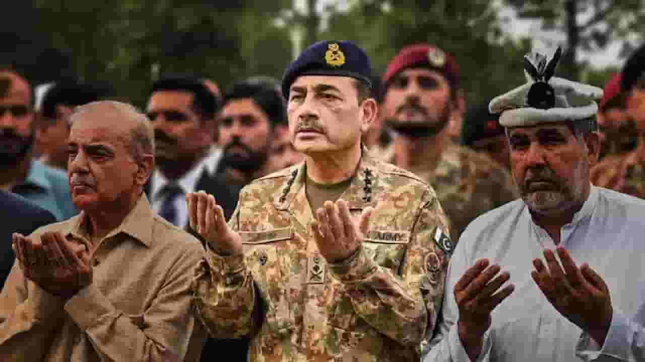 Pakistan : पाकचा लष्कर प्रमुखच 'पहलगाम'चा मास्टरमाईंड, असीम मुनीरबाबत कोणी केले खळबळजनक खुलासे? Pakistan : पाकचा लष्कर प्रमुखच 'पहलगाम'चा मास्टरमाईंड, असीम मुनीरबाबत कोणी केले खळबळजनक खुलासे?