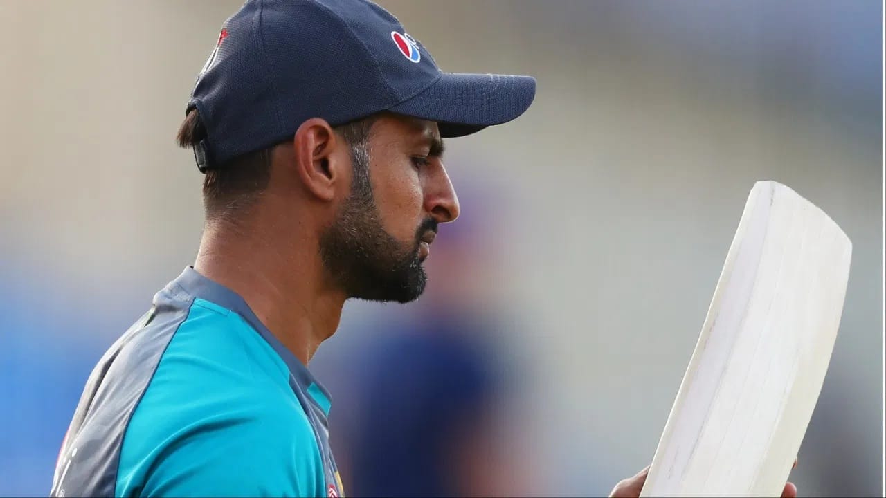 Shoaib Malik Resign : राजीनामा दिला नाही तर घेण्यात आला;शोएब मलिकला भाग पाडलं! 50 लाख होता पगार Shoaib Malik Resign : राजीनामा दिला नाही तर घेण्यात आला;शोएब मलिकला भाग पाडलं! 50 लाख होता पगार