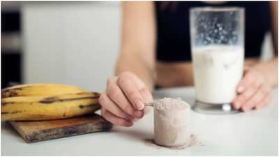 protien shake : प्रोटीन शेक कधी प्यावे? व्यायामापूर्वी की नंतर? जाणून घेऊयात तज्ञांचे मत....