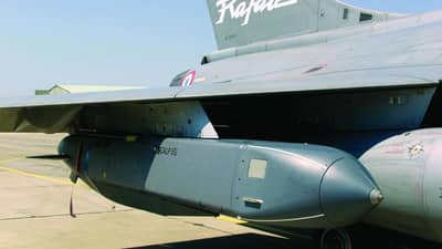 रडारवरुन न दिसणाऱ्या Scalp Missile ने भारतीय सेनेने बदला घेतला, किती घातक आहे हे मिसाईल वाचा....