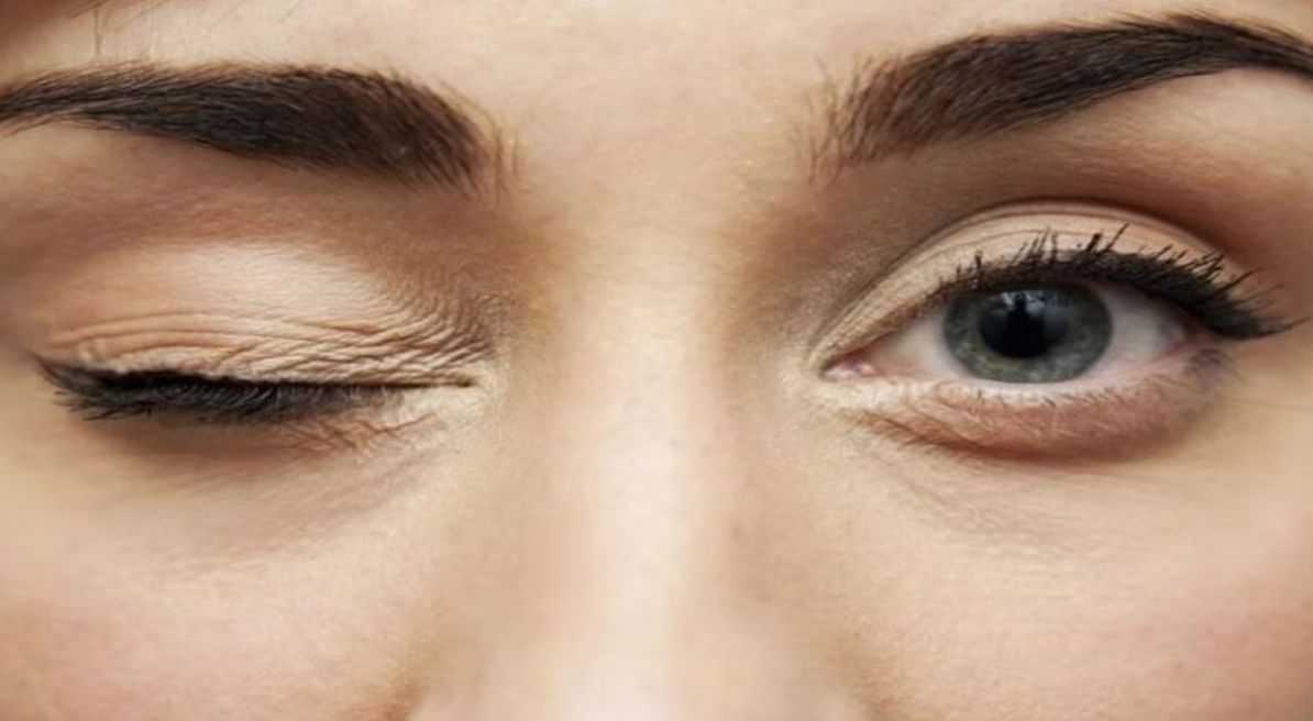 Right eye astrology : तुमचा उजवा डोळा फडफडतोय ? 'या' गोष्टी घडू शकतात.... Right eye astrology : तुमचा उजवा डोळा फडफडतोय ? 'या' गोष्टी घडू शकतात....