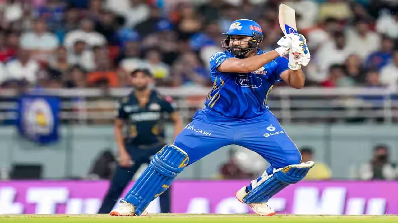 आयपीएलमध्ये सर्वाधिक धावांचा विक्रम विराट कोहली याच्या नावावर आहे. विराटने 266 सामन्यांमध्ये 8 हजार 618 रन्स केल्या आहेत. तर रोहितने 271 व्या सामन्यात 7 हजार रन्स पूर्ण केल्या.  (Photo Credit : IPL/Bcci)