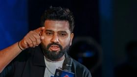 Rohit Sharma : खेळाडूंसोबत घाणेरडं बोललं..., रोहितचा व्हीडिओ व्हायरल Rohit Sharma : खेळाडूंसोबत घाणेरडं बोललं..., रोहितचा व्हीडिओ व्हायरल