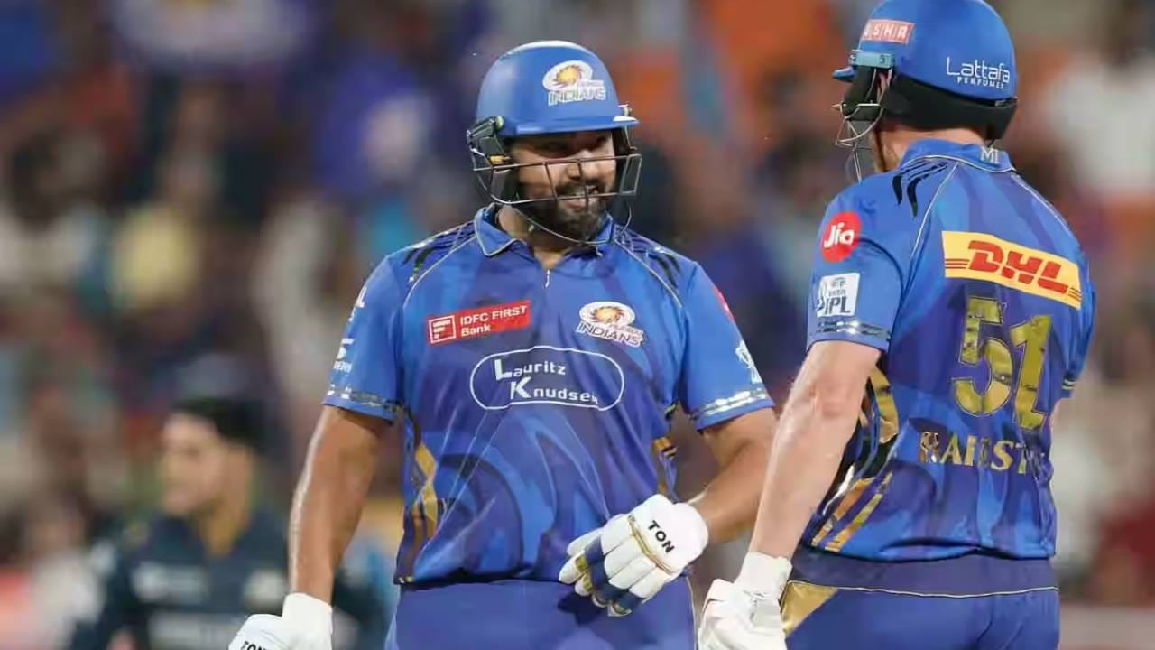 मुंबई इंडियन्सकडून रोहित शर्मा आणि जॉनी बेअरस्टो यांनी प्लेऑफमधील दुसरी सर्वात मोठी भागीदारी केली आहे. या दोघांनी 84 धावांची भागीदारी केली. पार्थिव पटेल-लेंडल सिमन्स यांनी 2015 मध्ये चेन्नई सुपर किंग्सविरुद्ध 90 धावांची भागीदारी केली होती. (Photo- IPL/BCCI)