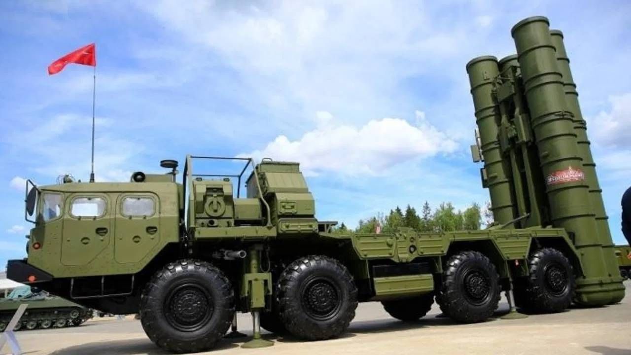 India-Pakistan Tension : S-400 ने पाकिस्तानी मिसाइल्स, ड्रोन्स पाडली, मध्यरात्री भारतावर मोठ्या हल्ल्याचा प्रयत्न India-Pakistan Tension : S-400 ने पाकिस्तानी मिसाइल्स, ड्रोन्स पाडली, मध्यरात्री भारतावर मोठ्या हल्ल्याचा प्रयत्न