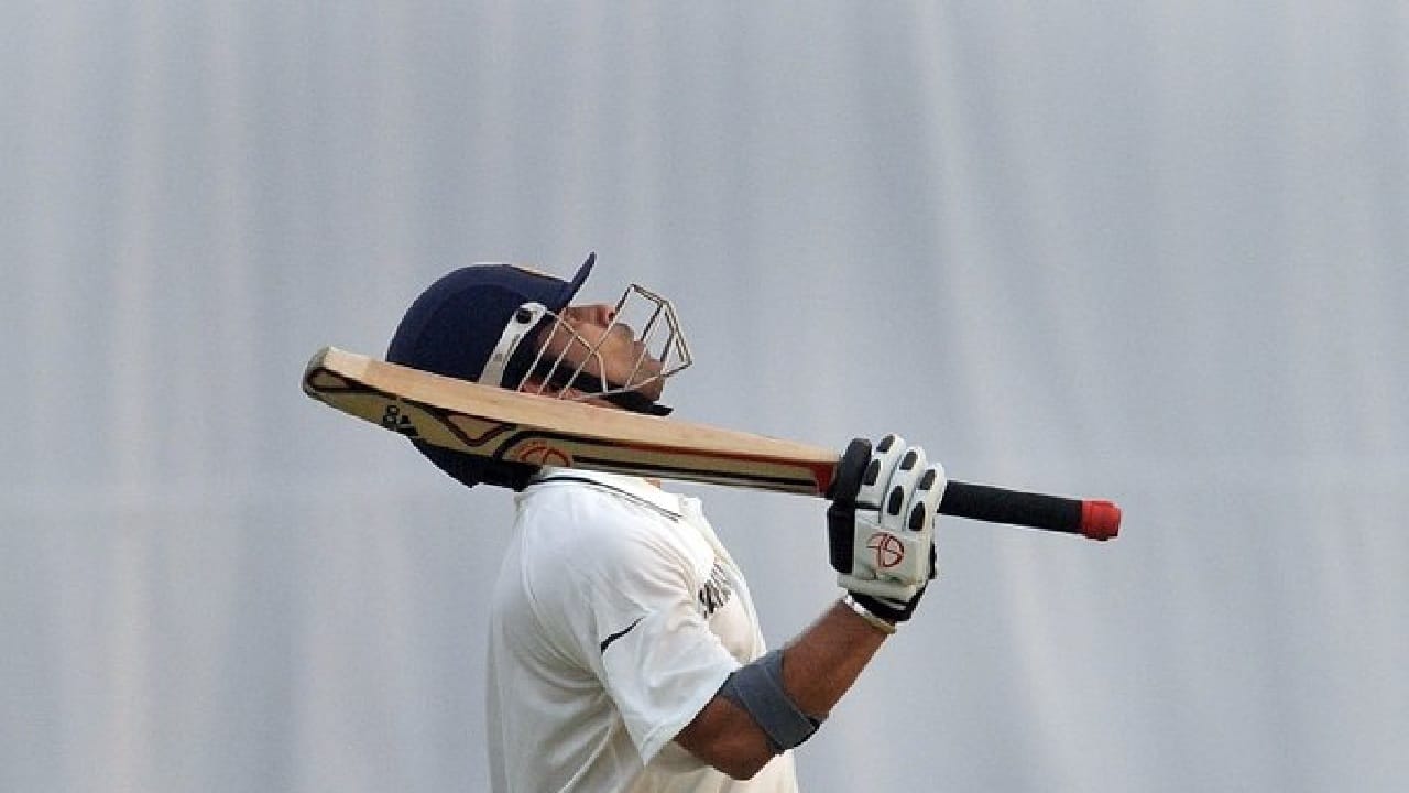 मास्टर ब्लास्टर सचिन तेंडुलकर याने सर्वाधिक 200 कसोटी सामने खेळले आहेत. सचिनने 53.78 च्या सरासरीने 15 हजार 921 धावा केल्या. सचिनने या दरम्यान 68 अर्धशतकं, 51 शतकं आणि 6 द्विशतकं लगावली. (Photo Credit : Icc X Account)