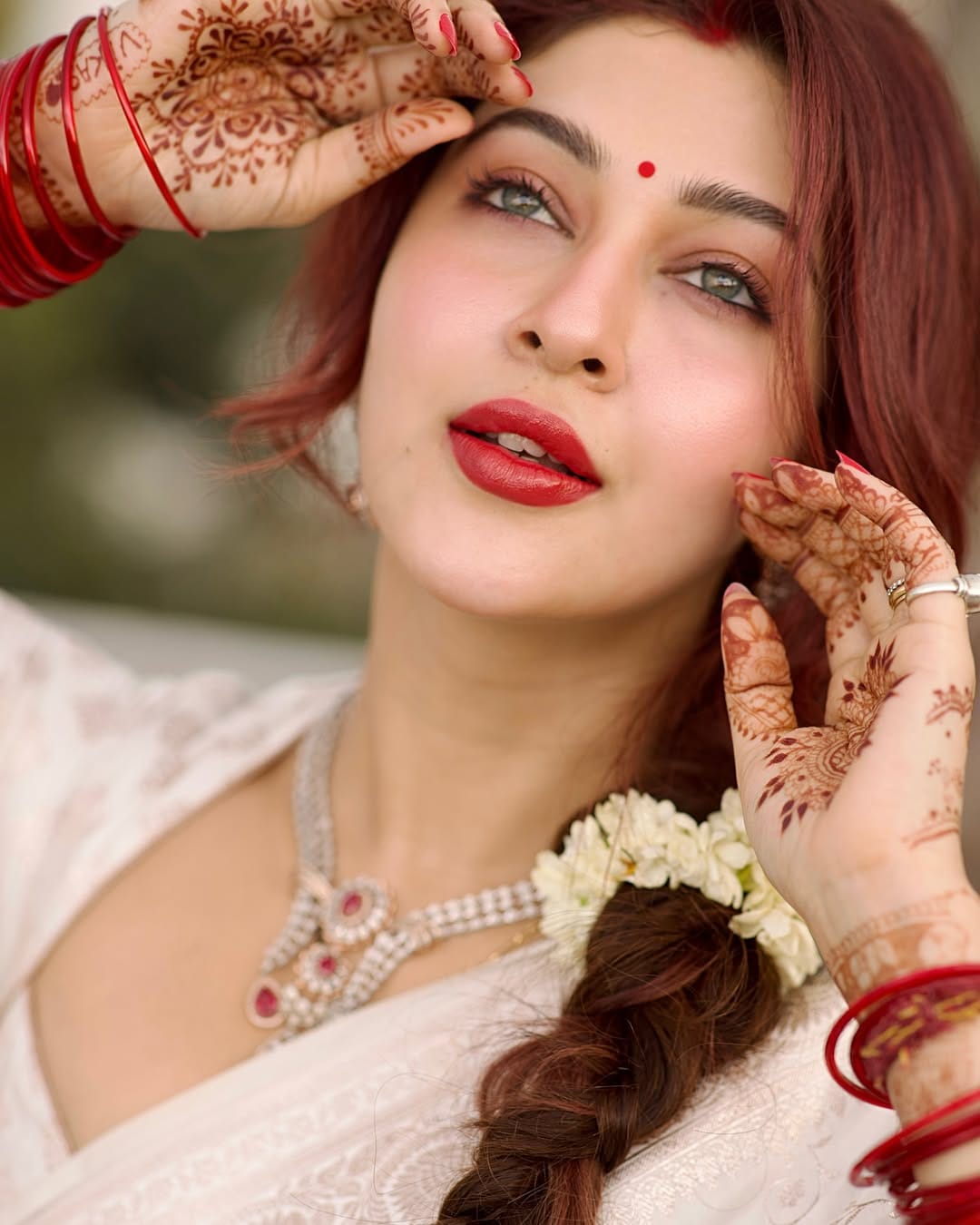 सोनारिकाने 2015 मध्य तेलुगू सिनेसृष्टीत पाऊल ठेवले. तिने जादुगाडू, स्पीडून्नोडू, इदो राकम आदो राकम यासारख्या चित्रपटांत काम केलं. 