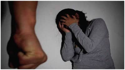 खोलीतून फक्त किंचाळण्याचा आवाज आला... एक अशी घटना पोलीसही थरथरले; मिस्ट्री नेमकी काय?