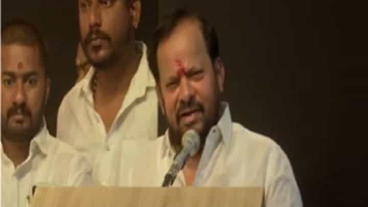 ShahajiBapu Patil : मी निवडून आलो असतो, तर शिंदे मुख्यमंत्री झाले असते - शहाजी बापू पाटील ShahajiBapu Patil : मी निवडून आलो असतो, तर शिंदे मुख्यमंत्री झाले असते - शहाजी बापू पाटील