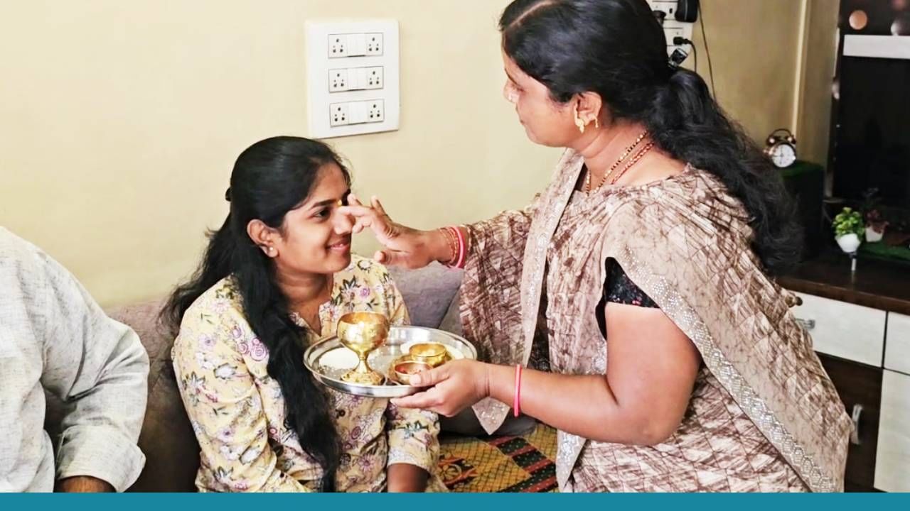 शिक्षण हे वाघिणीचं दूध आहे. ते जो प्राशन करेल तो गुरगुरल्याशिवाय राहणार नाही, असे भारतरत्न डॉ. बाबासाहेब आंबेडकर म्हणायचे. वैदू समाजात शिक्षणाचा तसा अभाव. पण या समाजातील एका तरुणीने शिक्षणाची कास धरत मोठी मजल मारली आहे. 