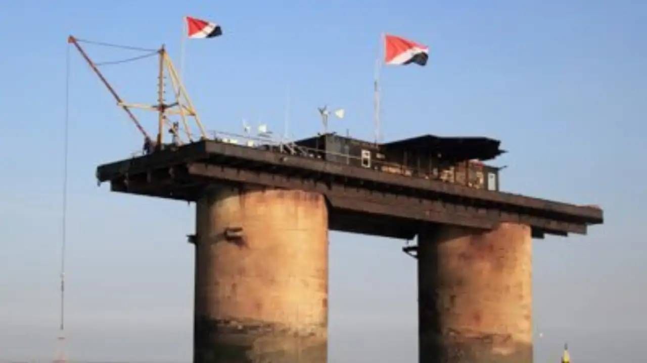 27 लोकसंख्या असलेला हा देश आहे. हा छोटा देश इंग्लंडमधील उत्तरेतील समुद्रात आहेत. येथे इंग्रजी भाषा बोलली जाते. या देशाचे सीलँड डॉलर नावाचे चलन सुद्धा आहे.