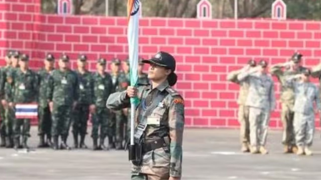 कर्नल सोफिया कुरेशी यांनी संयुक्त राष्ट्रांच्या शांतता मोहिमेअंतर्गत सहा वर्षे सेवा बजावली आहे. सोफियाने २००६ मध्ये काँगोमध्ये संयुक्त राष्ट्रांच्या शांतता मोहिमेत लष्करी निरीक्षक म्हणून काम केले.