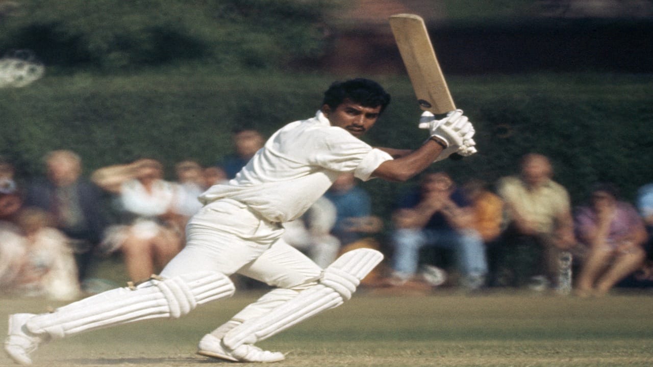लिटिल मास्टर, दिग्गज माजी कर्णधार सुनील गावसकर यांनी भारतासाठी 125 कसोटी सामने खेळले. गावसकर यांनी 51.12 च्या सरासरीने 10 हजार 122 धावा केल्या. गावसकरांनी 4 द्विशतकं, 34 शतकं आणि 45 अर्धशतकं झळकावली. (Photo Credit : Icc X Account)