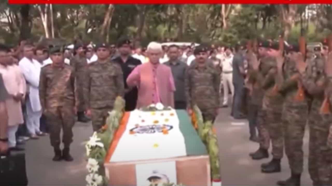 Sunil Kumar Martyr Jammu : लाईट इन्फंट्रीचे रायफलमन सुनील कुमार यांना वीरमरण; लष्करी सन्मानाने अंत्यसंस्कार