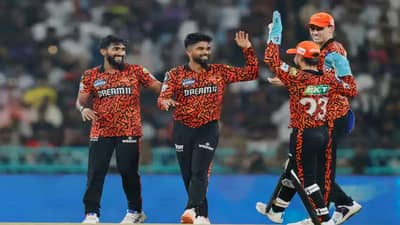 RCB vs SRH : आरसीबीला मोठा झटका, हैदराबादने नंबर 1 होण्यापासून रोखलं, ऑरेंज आर्मीचा 42 धावांनी विजय