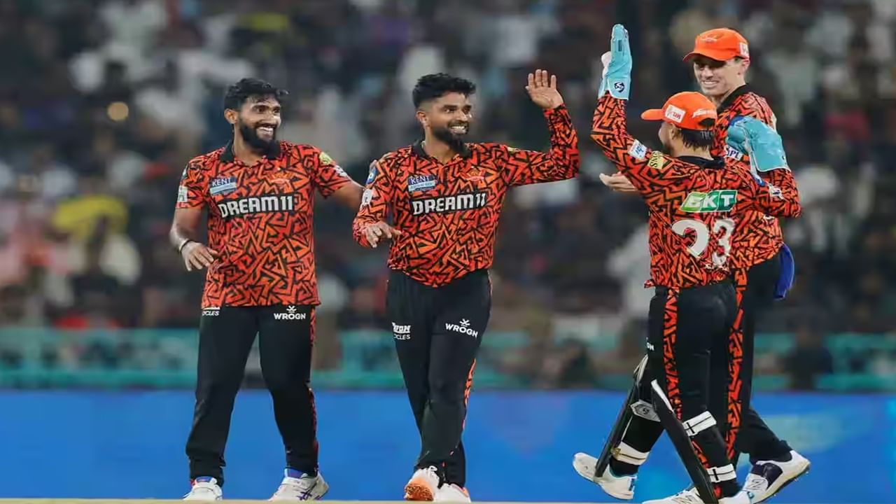 RCB vs SRH : आरसीबीला मोठा झटका, हैदराबादने नंबर 1 होण्यापासून रोखलं, ऑरेंज आर्मीचा 42 धावांनी विजय RCB vs SRH : आरसीबीला मोठा झटका, हैदराबादने नंबर 1 होण्यापासून रोखलं, ऑरेंज आर्मीचा 42 धावांनी विजय