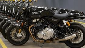 Royal Enfield ला टक्कर देणार TVS ची नवी बाईक, या महिन्यात होणार लाँच.