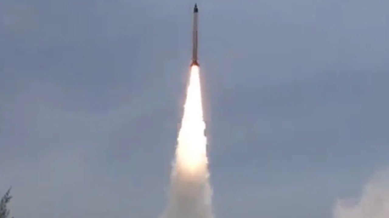 आता हवेतच नष्ट होणार शत्रूंचं ड्रोन; 'भार्गवास्त्र' चाचणी यशस्वी आता हवेतच नष्ट होणार शत्रूंचं ड्रोन; 'भार्गवास्त्र' चाचणी यशस्वी