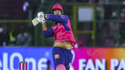 वैभव सूर्यवंशीने प्लेनमध्ये असं काय केलं की प्रत्येक जण करतोय सलाम, Watch Video