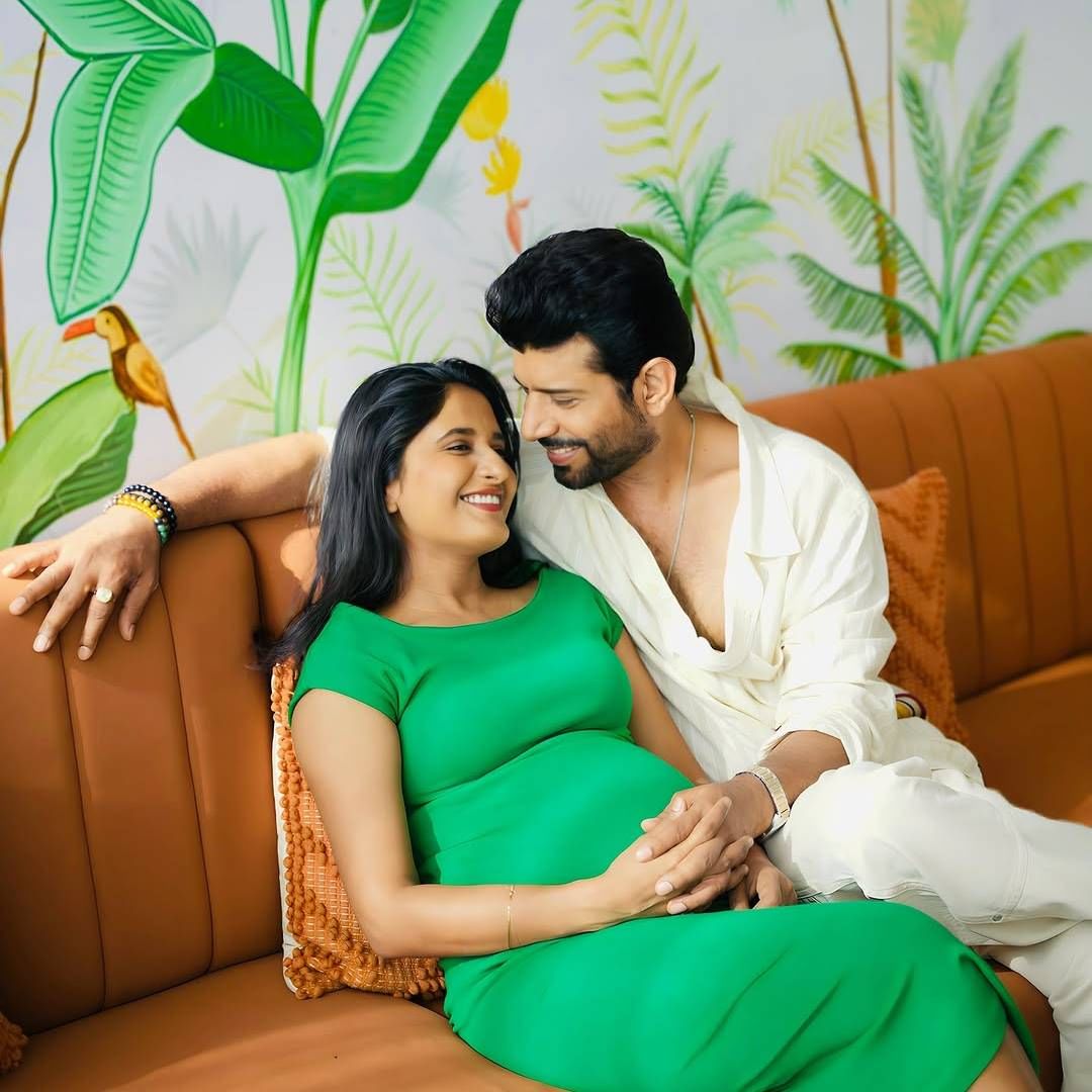याविषयी 'हिंदुस्तान टाइम्स'शी बोलताना विनीत म्हणाला, "आयुष्यातील हा टप्पा आम्हा दोघांसाठी खूपच खास आहे. आम्ही खूप खुश आहोत आणि बाळाच्या स्वागतासाठी खूप उत्सुक आहोत. प्रत्येक गोष्ट आता नवीन वाटू लागली आहे आणि मला प्रत्येक क्षणाचा साक्षीदार व्हायचंय."