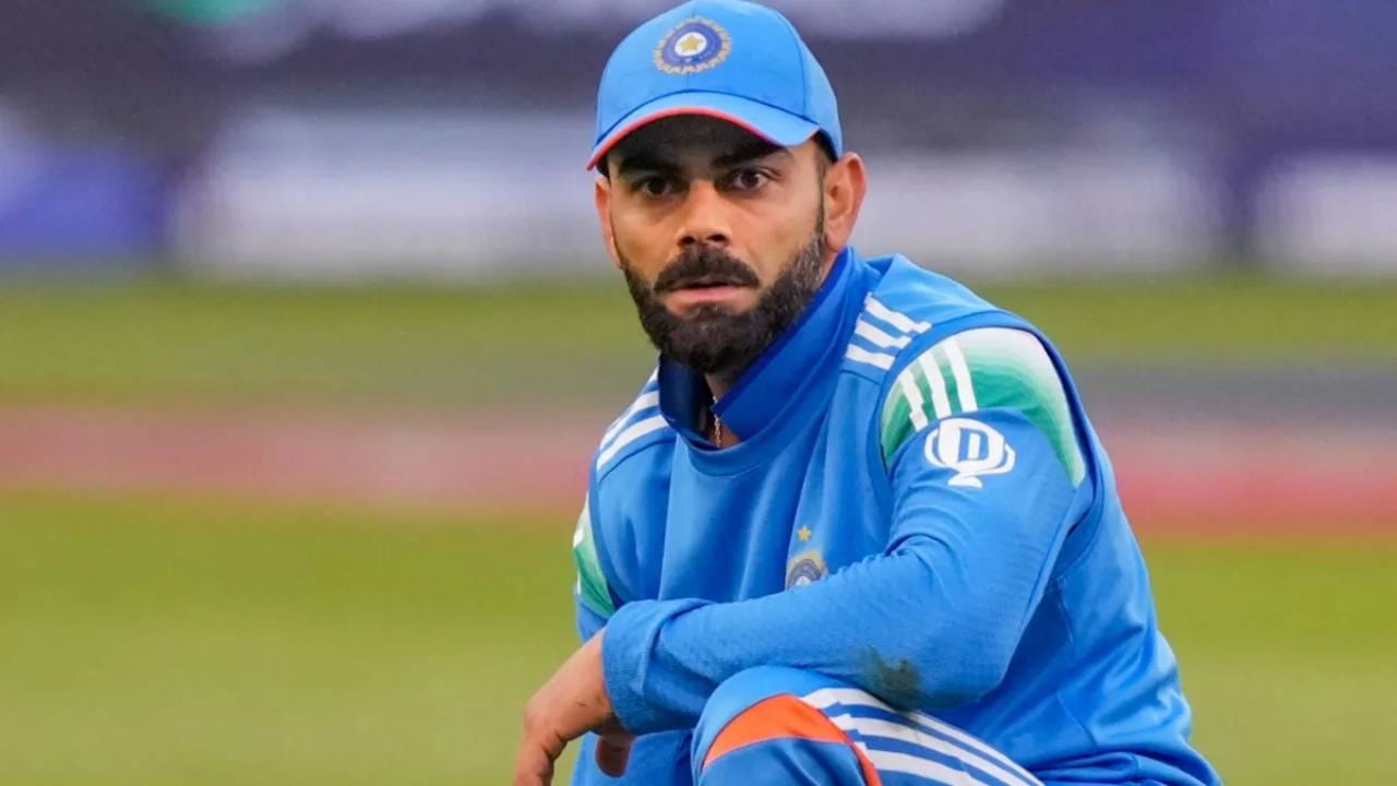 2027 वनडे वर्ल्डकप संपल्यानंतर विराट कोहली क्रिकेटच्या सर्व फॉर्मेटमधून निवृत्त होण्याची शक्यता आहे. त्यामुळे पुढील वनडे वर्ल्डकपपर्यंत भारतीय संघ 27 वनडे सामने खेळणार आहे. म्हणजेच फक्त 27 दिवसांसाठी टीम इंडियासाठी खेळेल.  (Photo- PTI)