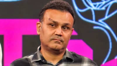 IND vs PAK : शेजारी म्हणजे कुत्र्याचं शेपूट, वीरेंद्र सेहवागने पाकिस्तानची लाज काढली